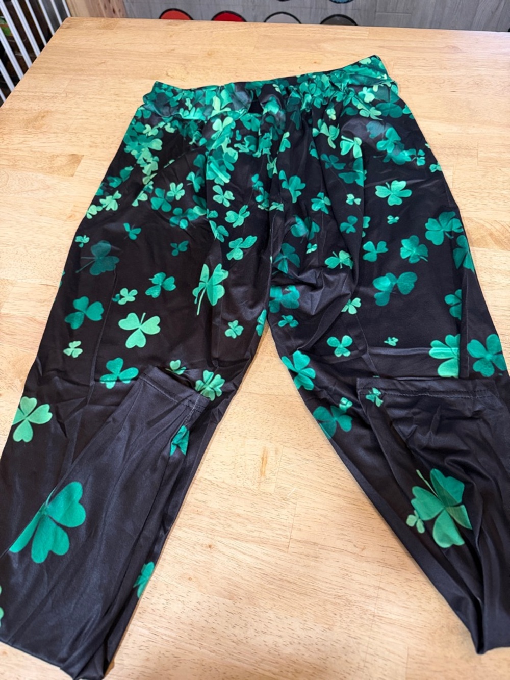 Black Leggings with Green Shamrock Print(6)